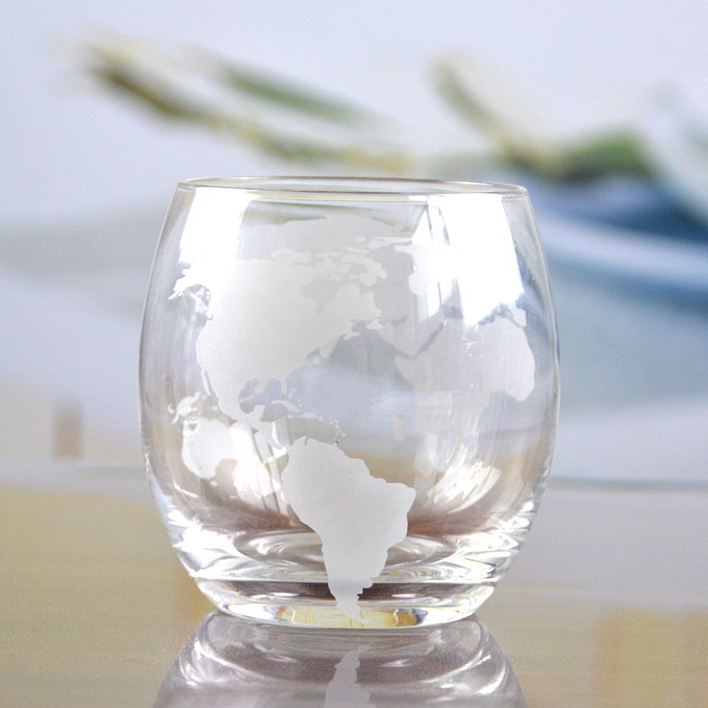 Transparent logo peut être adapté aux besoins du client en verre de whisky