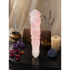 Sculpture en quartz rose d'un phurba traditionnel - Sculptures en pierres précieuses et cristaux - 5 pouces et 100 g (0,22 lb) - Product Image 2