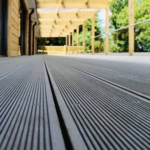 Ramah lingkungan φbalkon anti slip dek lantai api tahan kayu komposit plastik taman beralur decking - Product Image 1