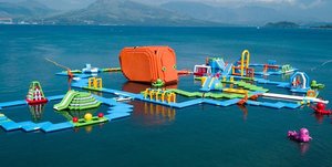Nouveau design de parc aquatique <span class=keywords><strong>gonflable</strong></span> multi-commercial, équipement de jeux aquatiques <span class=keywords><strong>gonflable</strong></span>, parcs aquatiques flottants, activités à vendre - Product Image 4