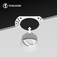 Support de downlight sans bordure à structure divisée TP012R1-CT - Aluminium moulé sous pression |   Coupe de 81-83 mm |   Compatible avec le module GU10 MR16