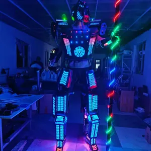 หุ่นยนต์ LED ชุดเต้นรํา RGB Stilts วอล์คเกอร์ LED หุ่นยนต์เครื่องแต่งกายผู้ใหญ่ส่องสว่างหุ่นยนต์เครื่องแต่งกายสําหรับไนท์คลับ