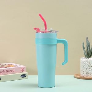 Vaso Térmico de Viaje para Auto, 40oz, Doble Pared, Aislamiento al Vacío, con Tapa, Popote y Base Antideslizante, Color Personalizado OEM - Product Image 4