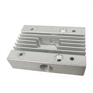 บล็อกยึดอะลูมิเนียมทรงสี่เหลี่ยมผลิตด้วยเครื่อง CNC, ชิ้นส่วนแผ่นยึดแบบเจาะรูหลายรูตามสั่ง - Product Image 2