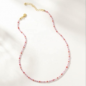 Collier tendance en perles rouges et roses délicates, plaqué or 14 carats, en acier inoxydable, bijoux fantaisie pour femmes - Product Image 1