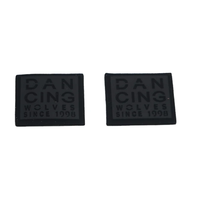 Meilleur prix des étiquettes en cuir sérigraphie personnalisées Patch personnalisé pour les étiquettes en cuir Pu en relief de vêtement