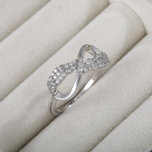 Anello a Fiocco da Donna, Moda Minimalista con Zirconi, Aperto e Regolabile, Elegante per Uso Quotidiano, Gioiello Statement - Product Image 4