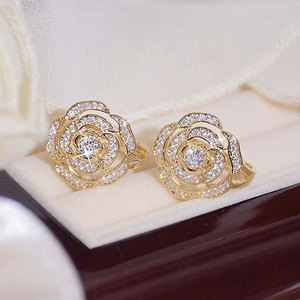 Orecchini a Cerchio 3D a Forma di Rosa per Donne, Eleganti Accessori Floreali per Uso Quotidiano - Product Image 4