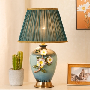 Đèn bàn gốm sứ thiết kế độc đáo, trang trí hoa men cao cấp, đèn đọc sách - Product Image 4