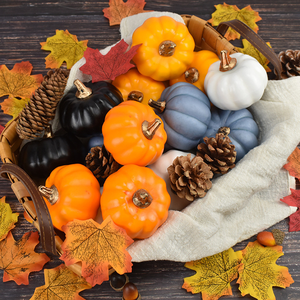 12 Calabazas Artificiales de Espuma Naranja y Blanca para Decoraciones de Otoño, Halloween, Navidad y Estilo Rústico - Product Image 6