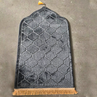 Tapis de prière moderne en mousse épaisse lavable antidérapant à poils courts avec soutien pour les genoux pour les musulmans, cadeau de Nikkah personnalisé en polyester