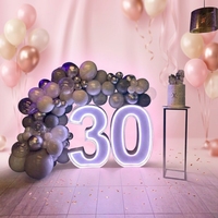 Chiffres et lettres lumineuses géantes de 4 pieds (1,2 m) en acrylique et métal avec LED pour la décoration d'événements et de fêtes