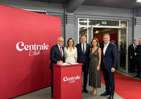 Support de bannière incurvé ou droit en tissu tendu pour exposition personnalisée, type pop-up, 20ft, 10ft, 8ft, avec fonction Step and Repeat