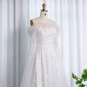 Vestidos de Noche Elegantes LSZ135 con Cuello Barco Blanco, Estampado Floral 3D, Pliegues de Plumas, Antiestáticos, para Bodas y Graduaciones - Product Image 4