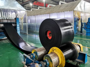 Bande transporteuse en nylon noir en caoutchouc plat <span class=keywords><strong>EP</strong></span> Toile de polyester Bande transporteuse ignifuge résistante à l'usure - Product Image 4