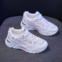 Nouvelles Chaussures d'Été Femme Respirantes, Semelle Épaisse Moelleuse Type Gâteau, Mélange de Couleurs Polyvalent, Chaussures de Sport Décontractées 'Dad Shoes'