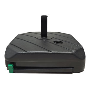 Base de paraguas en voladizo para <span class=keywords><strong>Patio</strong></span> negro moderno de fábrica de <span class=keywords><strong>China</strong></span>, soporte compensado impermeable con ruedas, muebles de exterior de calidad - Product Image 1