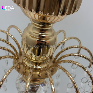 LEDA Support décoratif de centre de table en chaîne de cristaux, très populaire pour mariages, événements et fêtes - Product Image 3