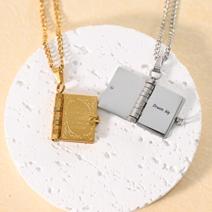 Collana con Ciondolo a Forma di <span class=keywords><strong>Libro</strong></span> Apribile 'Bibbia Vai a Messa', con Pagina Incisa, Collana '<span class=keywords><strong>Libro</strong></span> delle Risposte', Regalo per la Chiesa - Product Image 5