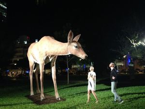 Scultura di Cervo in Fibra di Vetro su Misura MALTON, Statua di Animale Maschio in Resina con Design 3D - Product Image 3