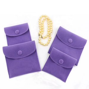 Pochette de luxe personnalisée en velours imprimé avec logo, pour bijoux, avec rabat et fermetures éclair - Product Image 4