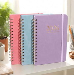 Carnet de planification A5 personnalisable 2026 en cuir, spirale simple, design élégant, avec agenda en anglais et sangle - Product Image 1