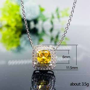 Collana con Ciondolo a Forma di Cuscino per Donne, Design Geometrico Semplice, Collana da Indossare Quotidianamente - Product Image 4