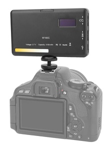 W160C Luz de vídeo de bolsillo Led bicolor con Adaptador de zapata fría 3100mAh 2500-6500K Panel de relleno Lámpara Luz de cámara para <span class=keywords><strong>Youtube</strong></span> - Product Image 4