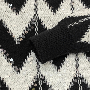 Maglione da Donna con Collo Tondo e Stampa Chevron, Maniche Lunghe a Sbuffo, Motivo Jacquard con <span class=keywords><strong>Paillettes</strong></span> in Bianco e Nero, Pullover Casual - Product Image 4