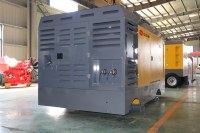 Compresseur d'air à vis diesel de grande taille de 1100 CFM, 25 bar, Cummins QSL 294 kW, 300 psi, monté sur un camion pour machine de forage de puits