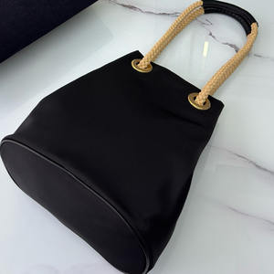 Bolso de Cuerda de Poliéster Ecológico con Logotipo Personalizado, Estilo Moderno para Mujer, Dos Asas, Cierre Abierto, Forro Portátil, para la Vida Diaria - Product Image 1