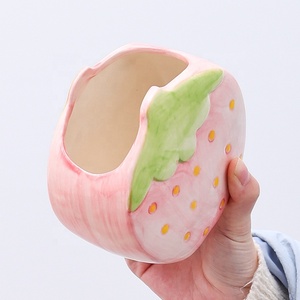 Vaso di frutta in ceramica moderna a forma di fragola pennello cosmetico penna adatta per la decorazione della casa del secchio - Product Image 4