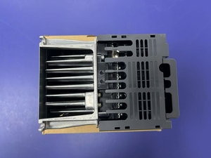 Variador de Frecuencia Serie FR-D700, 100% Nuevo y Original, FR-D740-2.2K-CHT, 2.2KW, 3 Fases, 5A, 380Vac-480Vac, 100% Nuevo - Product Image 3