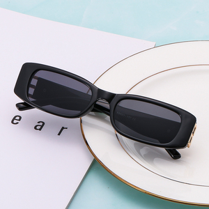 Gafas de Sol Rectangulares Estrechas Retro Y2K para Mujer, Protección UV400, Gafas de Sol Cuadradas Pequeñas para Streetwear - Product Image 5