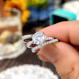 Ensemble de bagues à trois couches micro-pavées en diamant simulé pour femme, bijoux de demande en mariage - Product Image 3