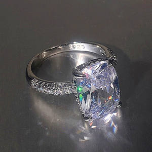 Anillo de Compromiso de Diamante Natural con Corte Cojín para Mujer F1329, Estilo Clásico, Joyería Solitaria - Product Image 4