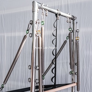 Máquina de Pilates Reformer Clássica de Alta Qualidade Queenlife com Estrutura de Alumínio Branco e Torre Trapeze - Product Image 3