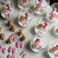 Personalisierte niedliche rosa Bären-Sicherheitskerzen aus Sojawachs im Glasbecher für Babyparty-Geschenke, Erstgeburtstagskerzen und Gastgeschenke
