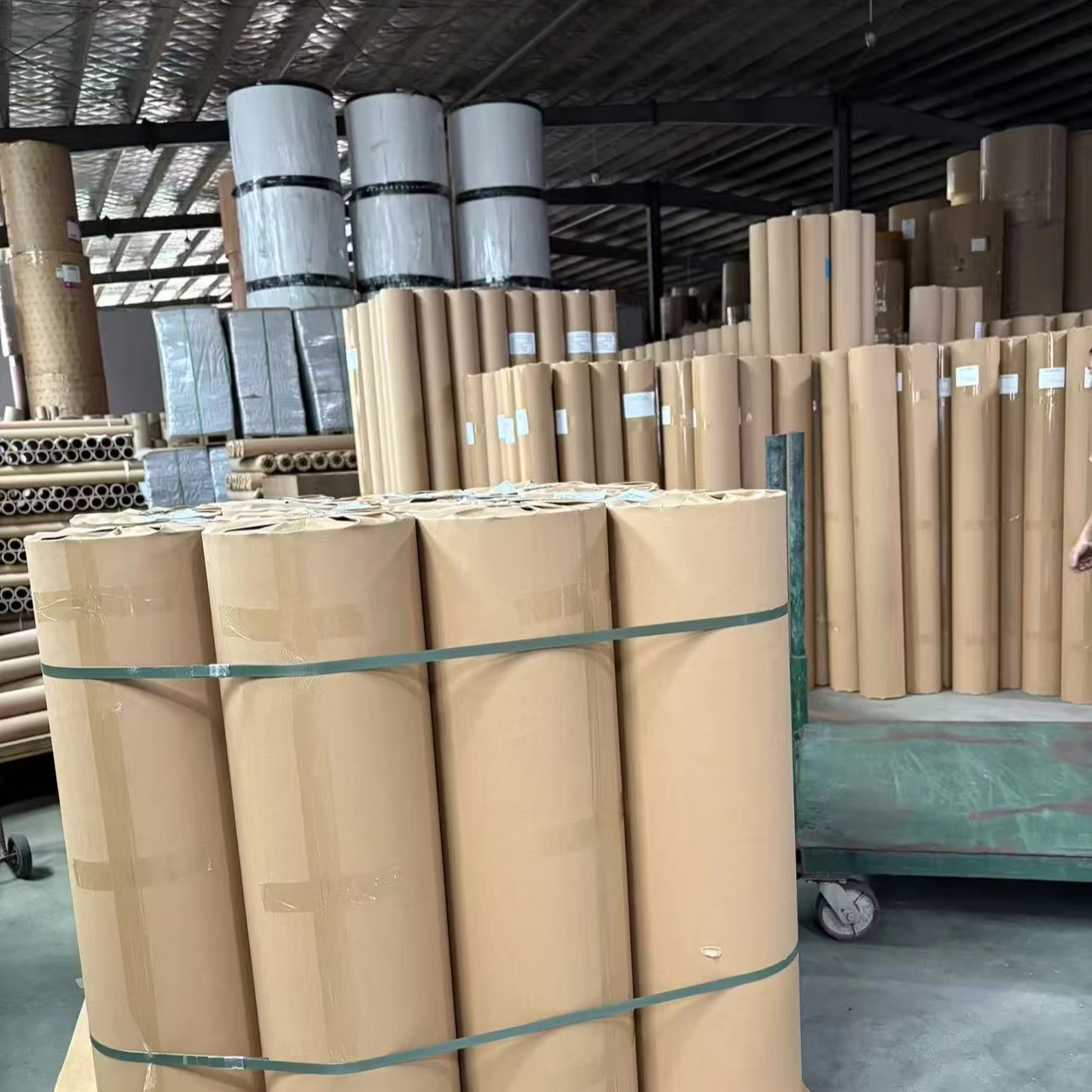 Manufacturer Customizes Original Non-Fluorescent White Cardboard Uncoated Moisture Proof Recycled Materials Art Paper Gravure