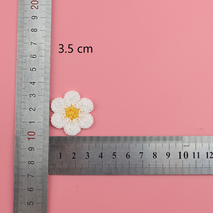 Mini flor bordada de colores pequeños accesorios de <span class=keywords><strong>flores</strong></span> de ganchillo para ropa, bolso, zapatos y diademas - Product Image 5