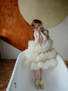 Abito da Principessa per Bambine con Design Floreale a Rosa, Gonna Soffice e Volant per Feste di Compleanno - Product Image 4