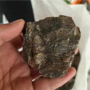 उच्च गुणवत्ता वाले प्राकृतिक काले राल क्रिस्टल एम्बर पत्थर थोक - Product Image 5