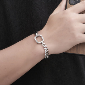 Bracelet en chaîne cubaine en titane pur <span class=keywords><strong>de</strong></span> qualité médicale, finition polie, avec breloque à clip, bijoux pour hommes, <span class=keywords><strong>texte</strong></span> gravé personnalisé - Product Image 4