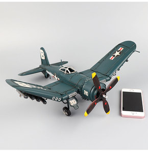 Modello di aeroplano in ferro Vintage World War II U.S. F-4U pirata Fighter decorazioni per la casa in metallo - Product Image 6