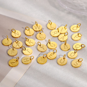 Dijes Iniciales en Forma de Disco |   Colgante de Moneda con Letra del Alfabeto en Acero Inoxidable Chapado en Oro PVD de 18K para la Fabricación de Joyas |   Resistente al agua y duradero - Product Image 2