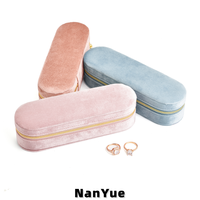 Boîtes à bijoux ovales en velours avec logo personnalisé, organiseur de bijoux portable avec fermeture éclair, boîte de rangement pour bagues de voyage, emballage de bijoux en gros