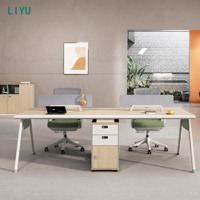 Poste de travail moderne pour 2 personnes avec écran de confidentialité, design extensible et piédestal mobile pour bureau d'équipe