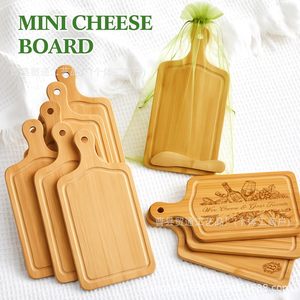 Mini tabla de quesos rectangular de madera de calidad alimentaria para servir en fiestas con asa - Product Image 1