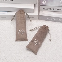 Pochettes en velours imprimées avec logo personnalisé avec long cordon de serrage pour bijoux accessoires montre lunettes boucles d'oreilles emballage sacs-cadeaux