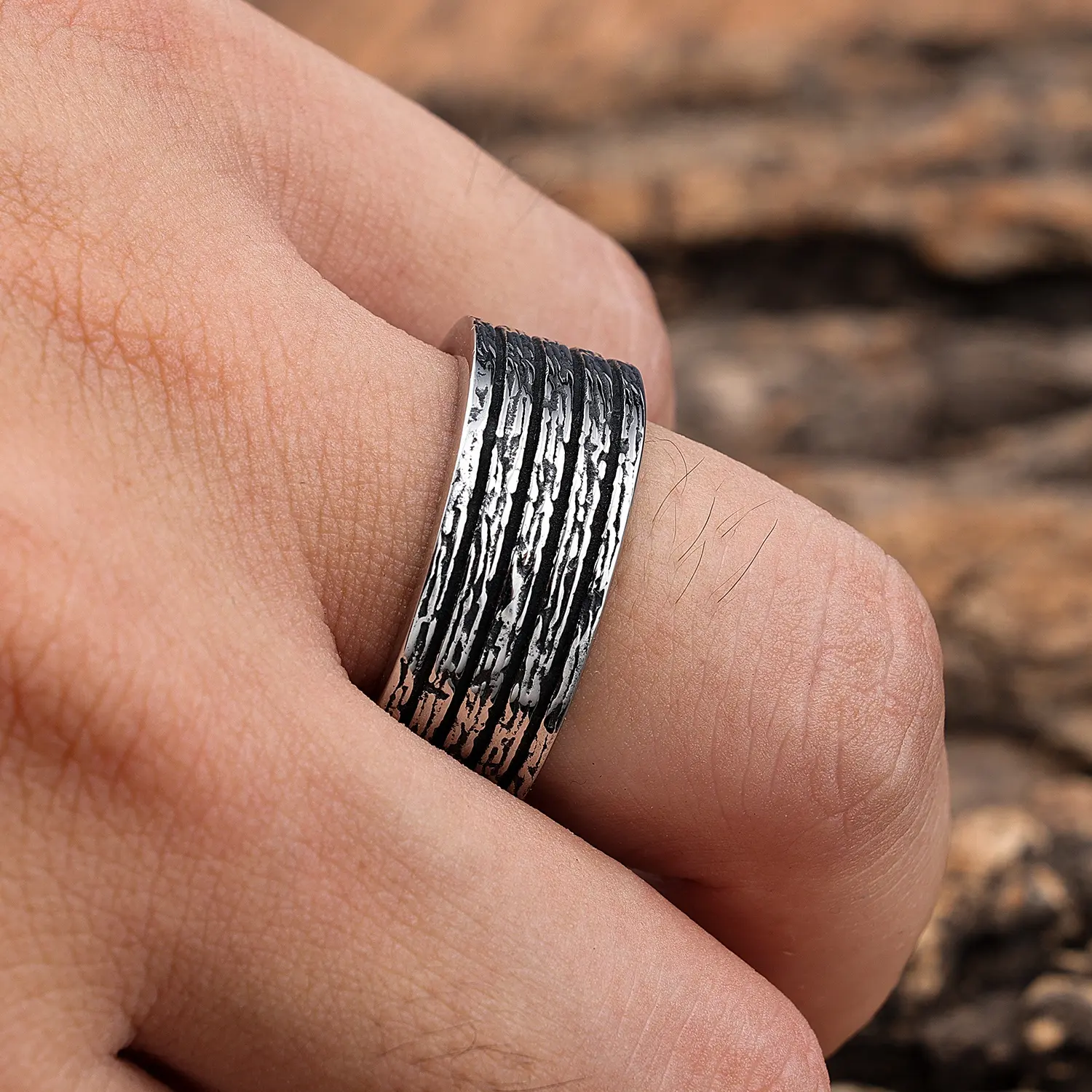 Custom Hand Made Stainless Steel Vintage Hammered Wedding Band Rings for Men Women Size 7-13